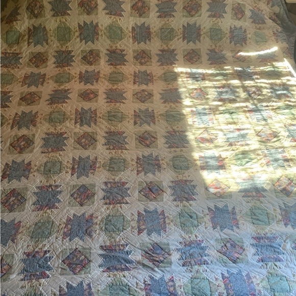 Hand Sewn Vintage Quilt Large Size ~96x86 - Picture 2 of 10